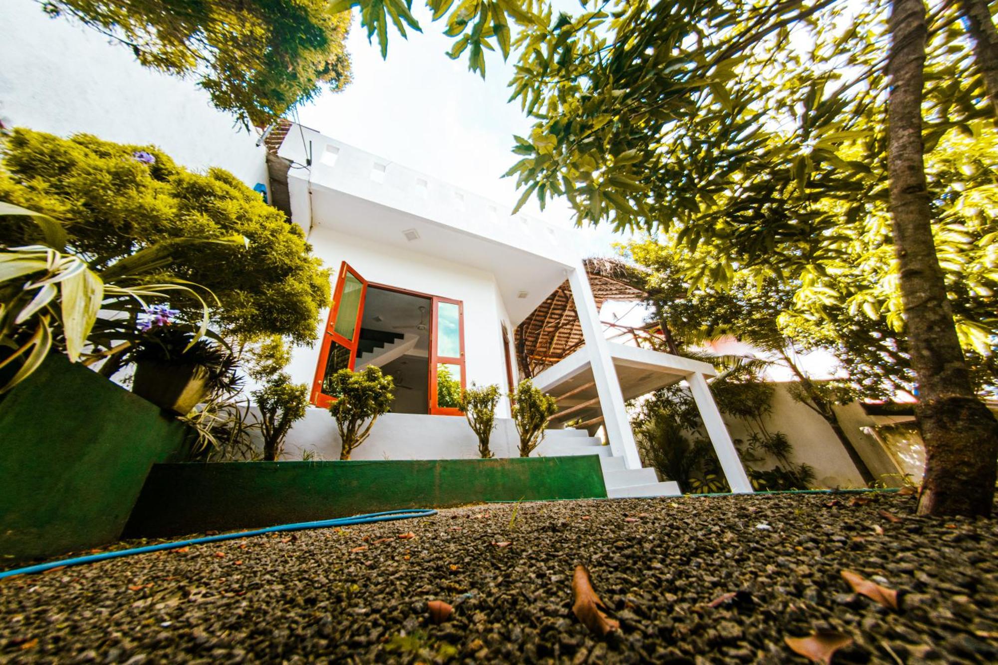 Blue Berry Villa Хиккадува Экстерьер фото